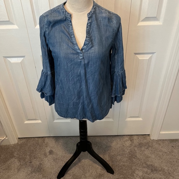 Gap size XS denim top - Picture 2 of 8